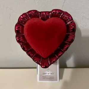 Bath & Body Works Ruffle Heart Scent Control Wallflower Nightlight Valentines